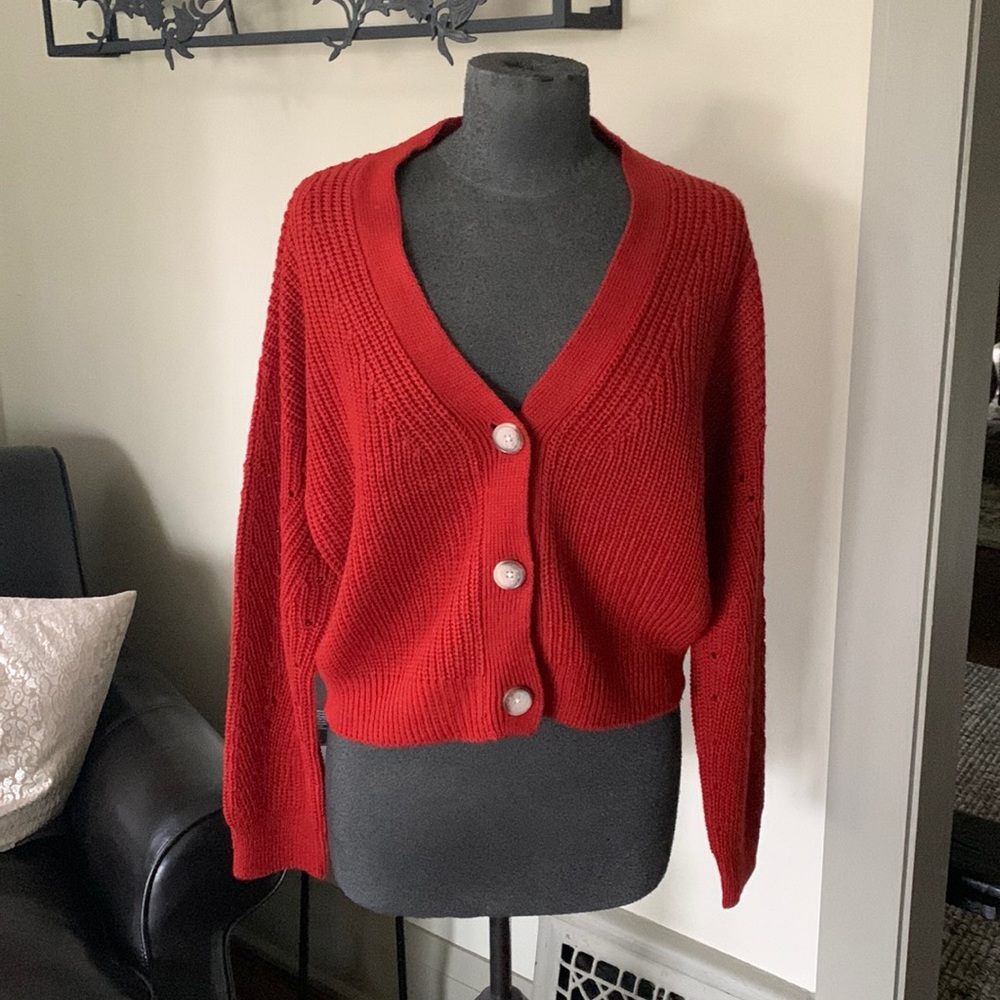 Crimson knit buttoned cardigan